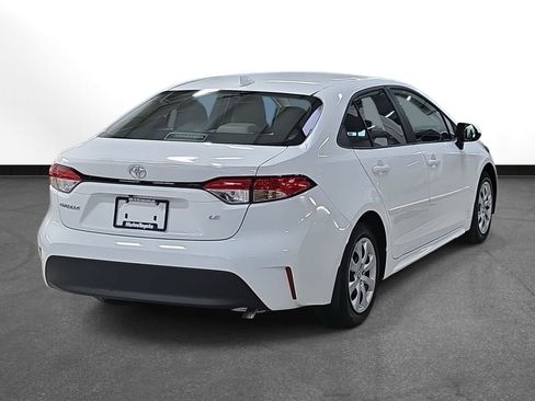 Used 2025 Toyota Corolla LE image 5
