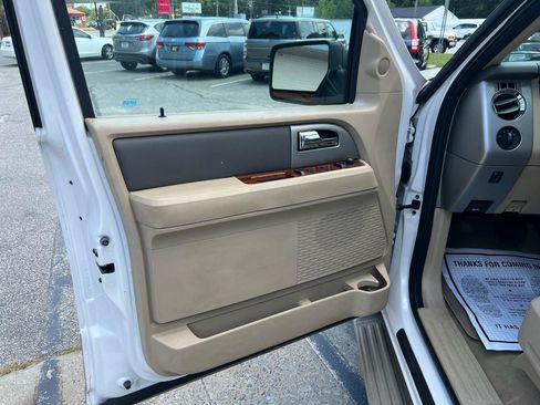 Used 2010 Ford Expedition Eddie Bauer RWD image 12