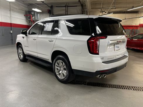 Used 2024 GMC Yukon Denali w/ Advanced Technology Package AWD/4WD image 8