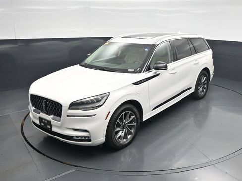 Used 2020 Lincoln Aviator Grand Touring w/ Elements Package Plus AWD/4WD image 35