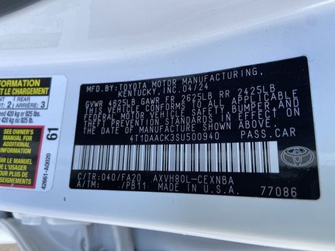 Used 2025 Toyota Camry LE FWD image 32
