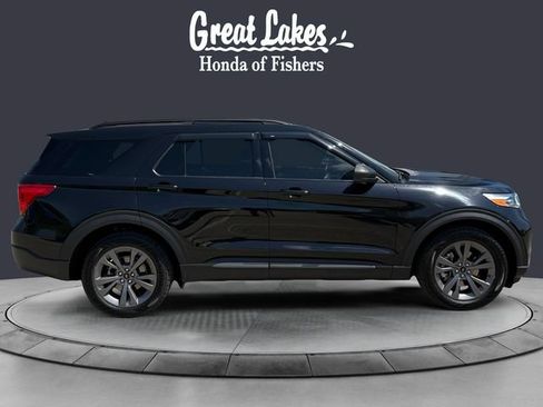 Used 2021 Ford Explorer XLT w/ Equipment Group 202A AWD/4WD image 7