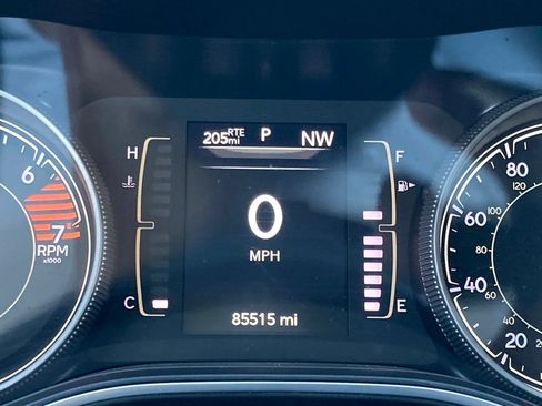 Used 2019 Jeep Cherokee Latitude w/ Popular Appearance Group image 17