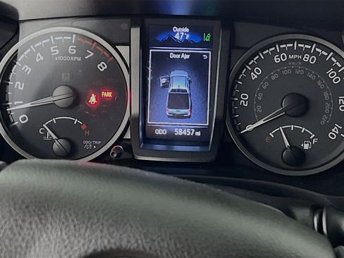 Used 2022 Toyota Tacoma TRD Sport w/ Technology Package image 22