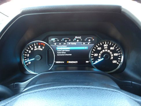 Used 2015 Ford F150 Lariat w/ Equipment Group 502A Luxury AWD/4WD image 17