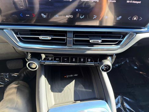 New 2026 Chevrolet Equinox EV LT image 30