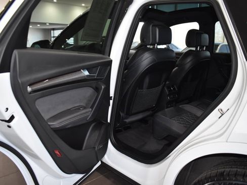 Used 2025 Audi SQ5 Premium Plus w/ Premium Plus Package image 34