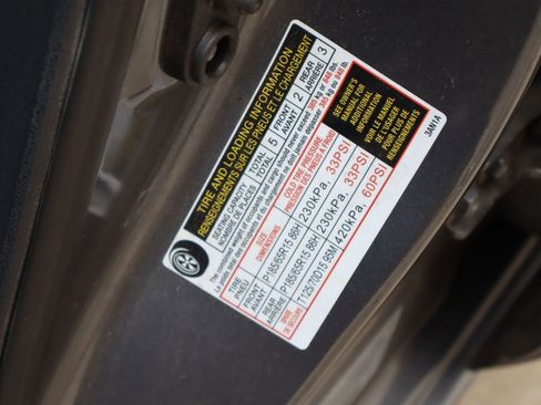 Used 2018 Nissan Versa SV w/ SV Special Edition FWD image 26