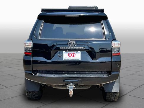 Used 2016 Toyota 4Runner SR5 RWD image 4