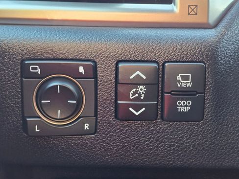 Used 2023 Lexus GX 460 Luxury w/ Sport Design Package AWD/4WD image 37