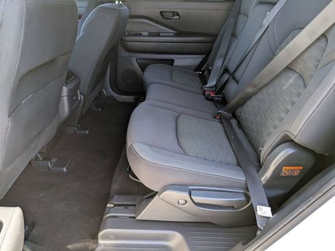 Used 2023 Nissan Pathfinder SV AWD/4WD image 24