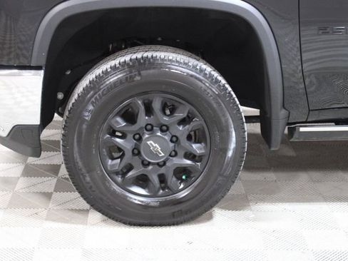 Used 2024 Chevrolet Silverado 2500 LTZ w/ LTZ Convenience Package image 44