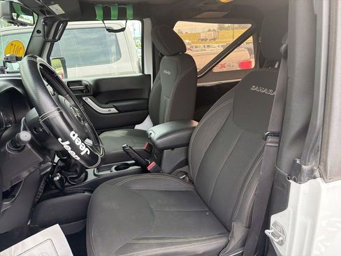 Certified 2017 Jeep Wrangler Sahara w/ Connectivity Group AWD/4WD image 11