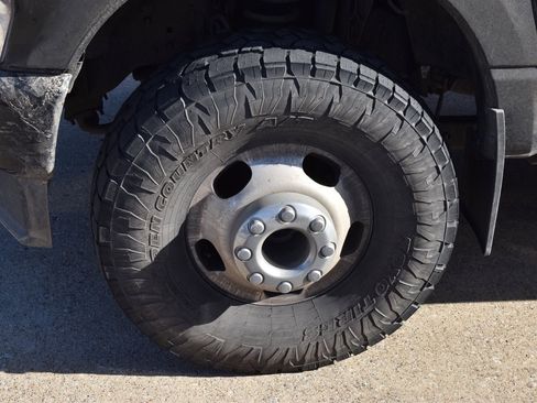 Used 2024 Ford F350 Limited image 12