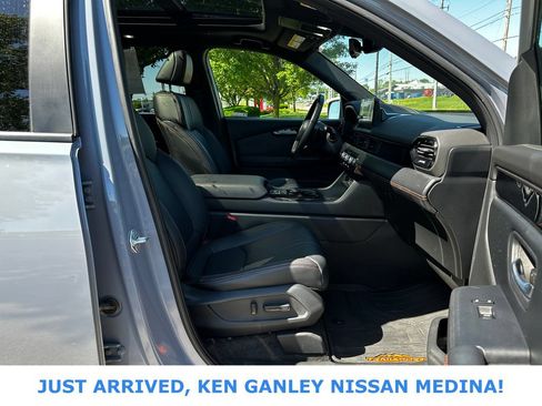 Used 2023 Honda Pilot TrailSport image 25