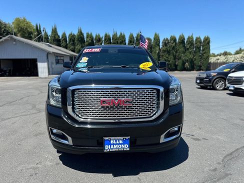 Used 2017 GMC Yukon Denali w/ Open Road Package AWD/4WD image 2