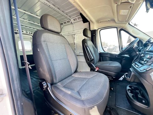 Used 2023 RAM ProMaster 2500 image 31