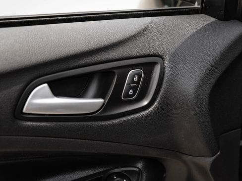 Used 2019 Ford Escape SE image 38