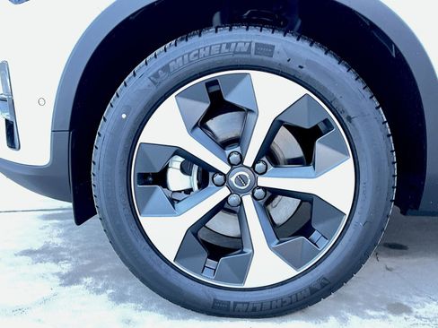 New 2026 Volvo XC40 B5 Plus w/ Protection Package Premier image 12