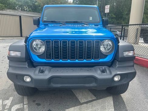 Used 2025 Jeep Wrangler Unlimited Sport AWD/4WD image 2