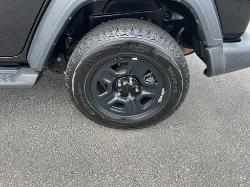 Used 2018 Jeep Wrangler Unlimited Sport image 8