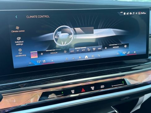 Used 2026 BMW 740i xDrive w/ Premium Package image 10