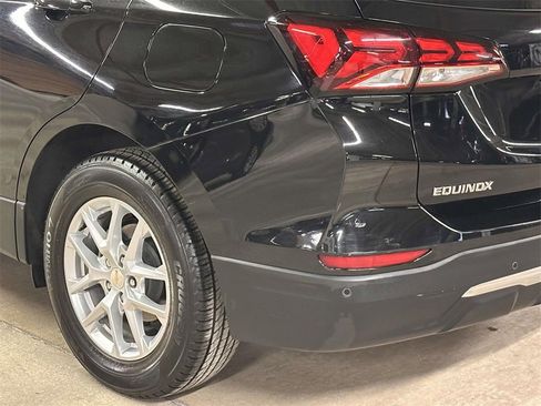 Used 2023 Chevrolet Equinox LT image 11