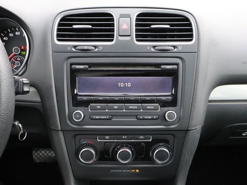 Used 2014 Volkswagen Golf 2.5L image 32