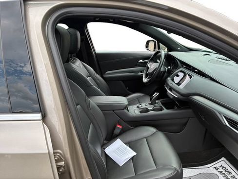 Used 2023 Cadillac XT4 Premium Luxury w/ Cold Weather Package AWD/4WD image 17