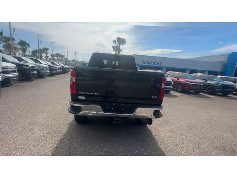 Used 2022 Chevrolet Silverado 2500 LTZ AWD/4WD image 3