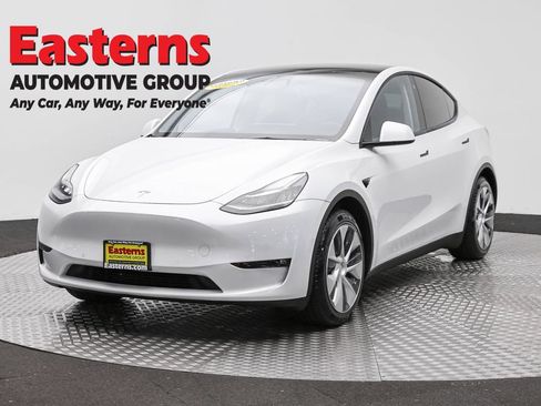 Used 2022 Tesla Model Y Long Range AWD/4WD image 1