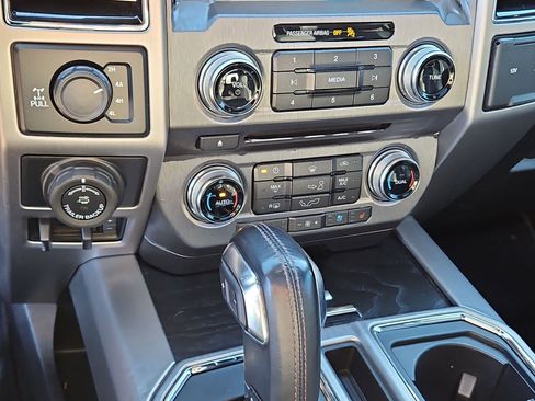 Used 2018 Ford F150 Platinum w/ Equipment Group 701A Luxury image 26