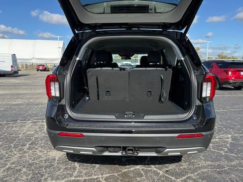 New 2026 Ford Explorer Active w/ Active Comfort Package image 8