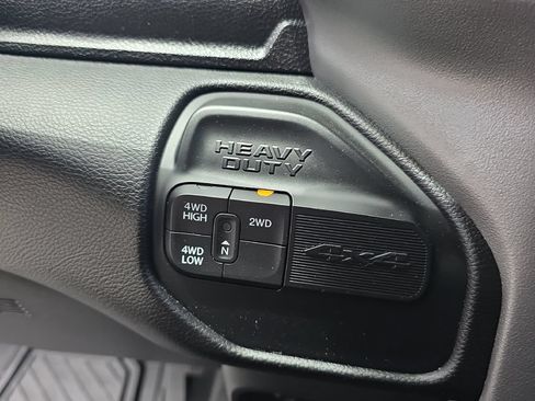 Used 2024 RAM 3500 Big Horn AWD/4WD image 31