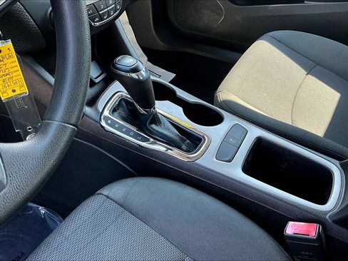 Used 2018 Chevrolet Cruze LS FWD image 18
