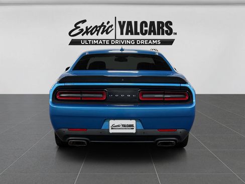 Used 2015 Dodge Challenger R/T Scat Pack w/ Leather Interior Group RWD image 4