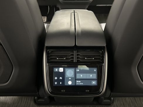 Used 2022 Rivian R1T Launch Edition image 28