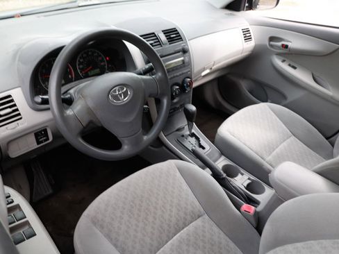 Used 2009 Toyota Corolla image 4