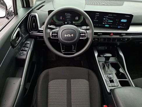 Certified 2025 Kia Sorento LX FWD image 13