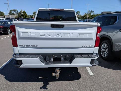 Used 2022 Chevrolet Silverado 1500 Custom AWD/4WD image 3