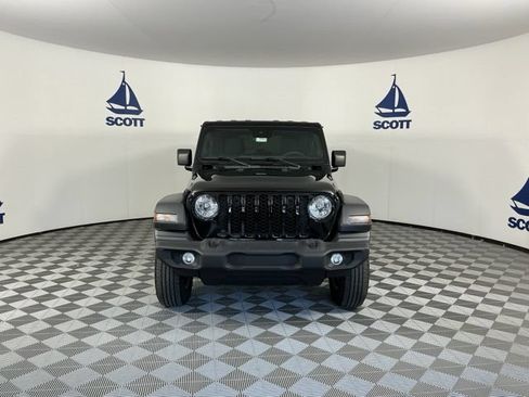 Used 2024 Jeep Wrangler Unlimited Sport AWD/4WD image 2