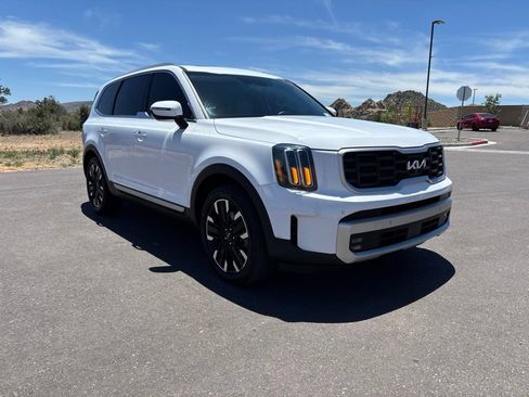 Used 2024 Kia Telluride SX w/ Towing Package AWD/4WD image 3