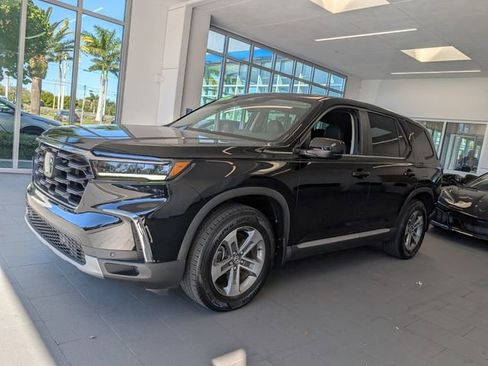 Used 2023 Honda Pilot EX-L image 3