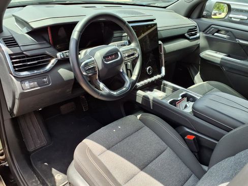 Used 2025 GMC Acadia Elevation FWD image 13
