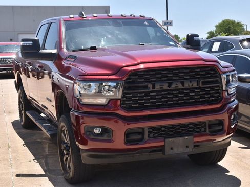 Used 2024 RAM 2500 Big Horn w/ Night Edition AWD/4WD image 4