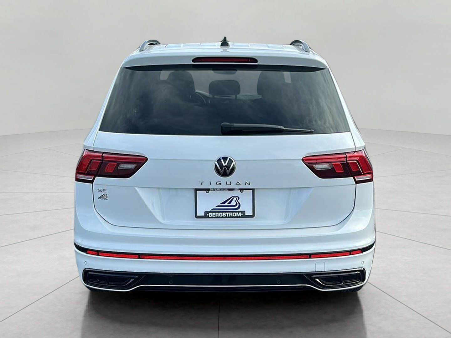 Used 2023 Volkswagen Tiguan SE R-Line FWD image 6