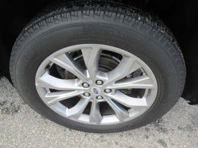 Certified 2023 Ford Explorer XLT w/ Equipment Group 202A AWD/4WD image 9