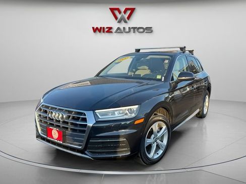 Used 2020 Audi Q5 2.0T Premium w/ Convenience Package image 1