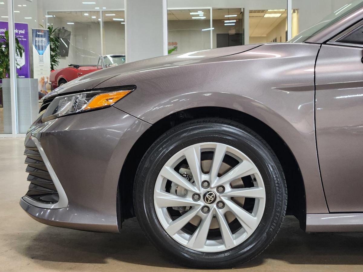 Used 2022 Toyota Camry LE FWD image 17