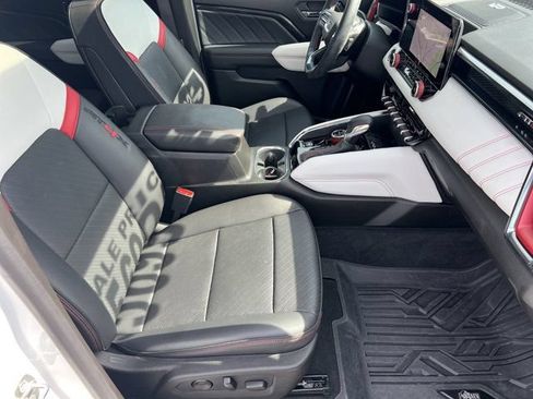 Used 2024 GMC Canyon AT4X w/ AT4X AEV Edition AWD/4WD image 17